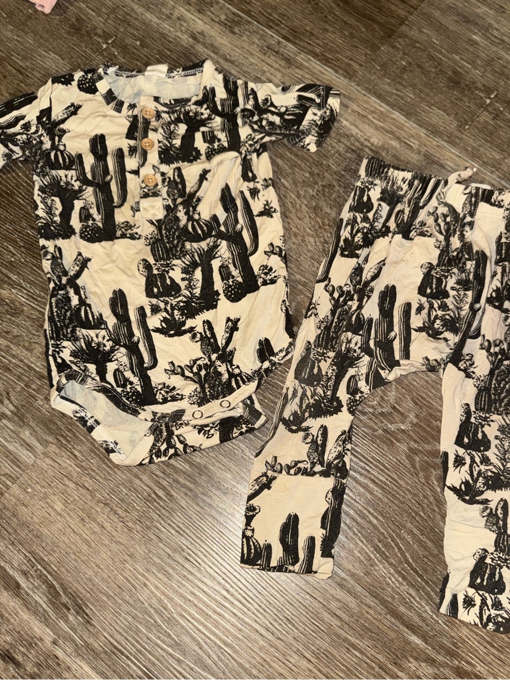 🌵🤍 Kate Quinn Cactus Desert Bamboo Henley Set – Mixed Sizes | GUC 🤍🌵